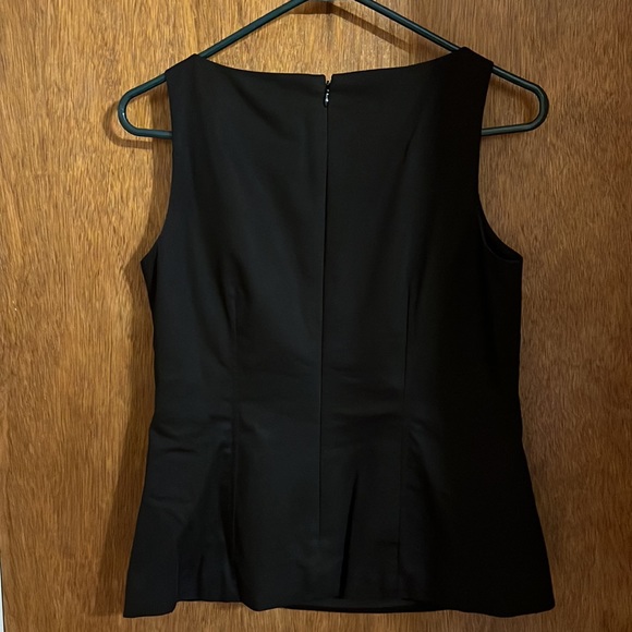 Anne Taylor sleeveless blouse - Picture 3 of 3